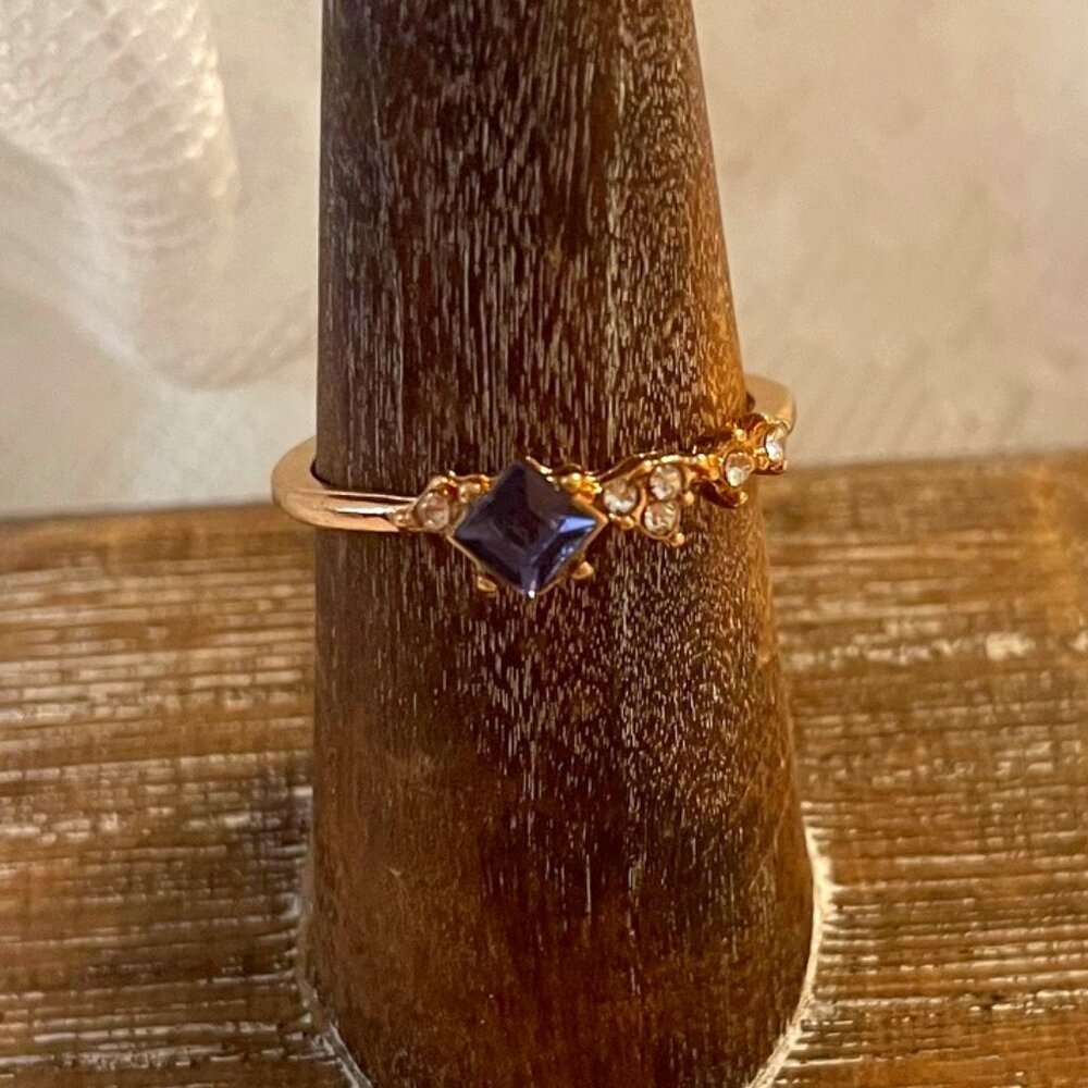 Dainty Gold Ring with Sapphire Black Stone & Crystal Accents Size 7